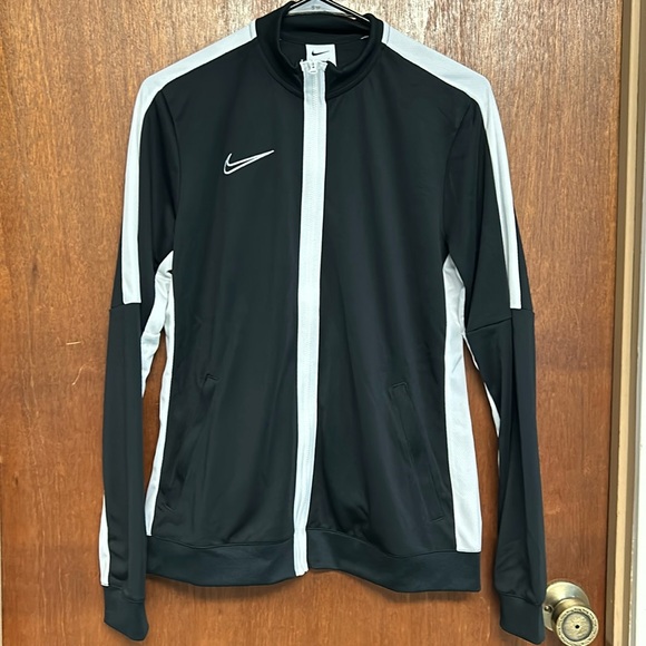 Nike Women's Medium Full Zip Jacket NWOT - Picture 1 of 9